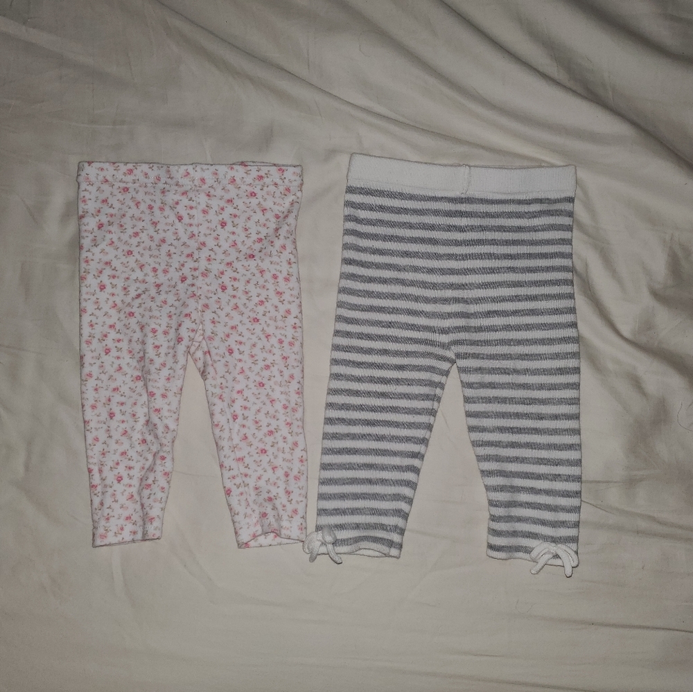 2 baby pants 3-6m
